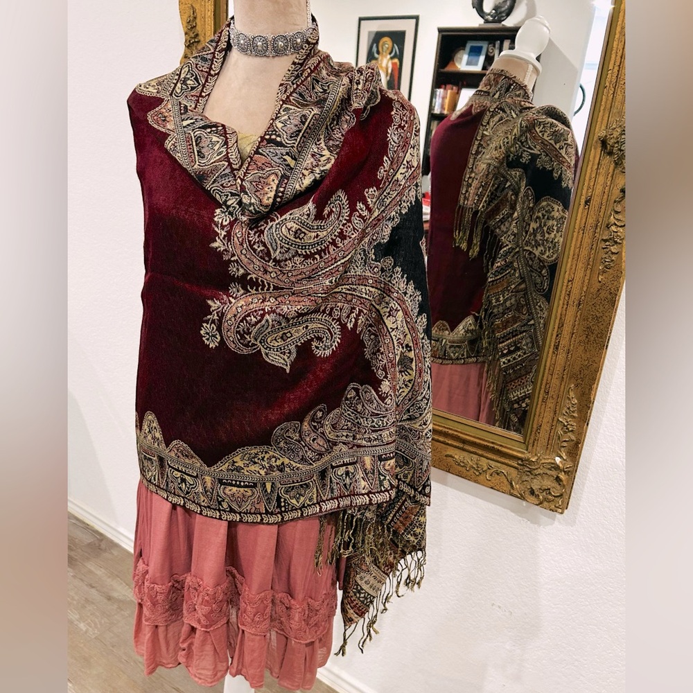 Vintage Moroccan Wool Shawl Wrap Paisley Burgundy Boho Gypsy Fringe 27”x70”